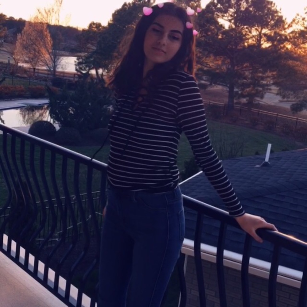 Meet your Posher, Mia